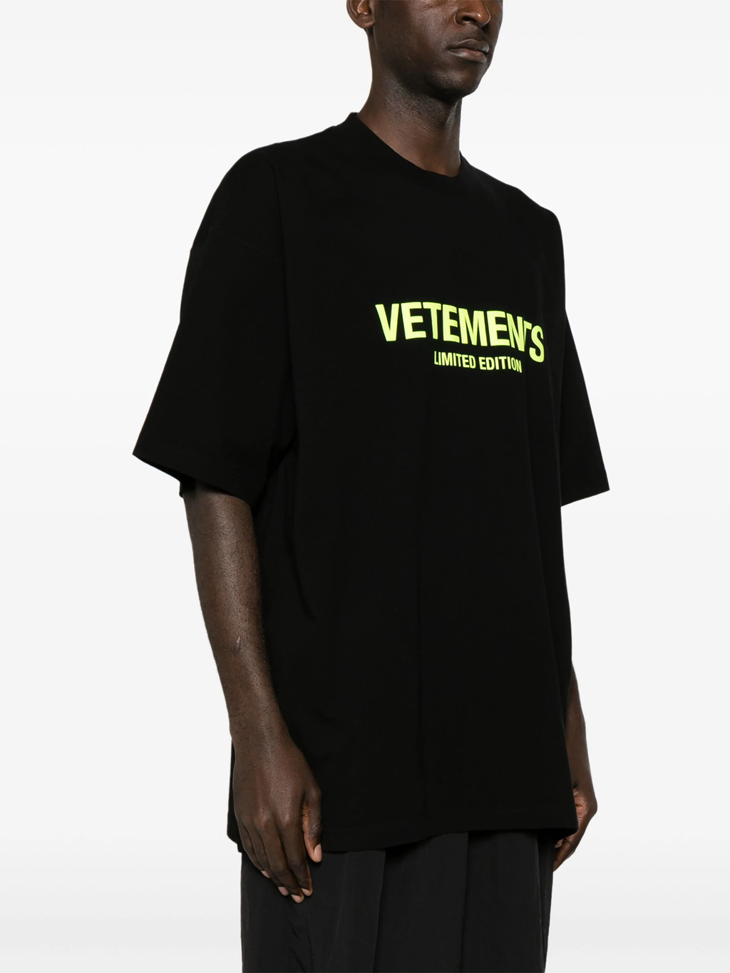 VETEMENTS Men Limited Edition Logo T-Shirt