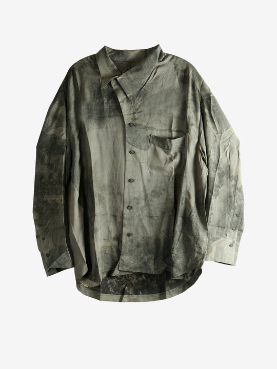 Grey shirt, front view