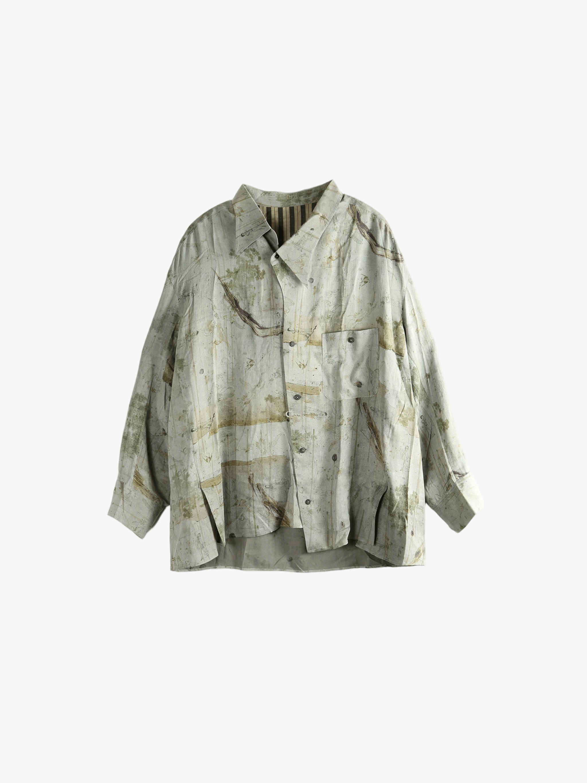 Green shirt, front view