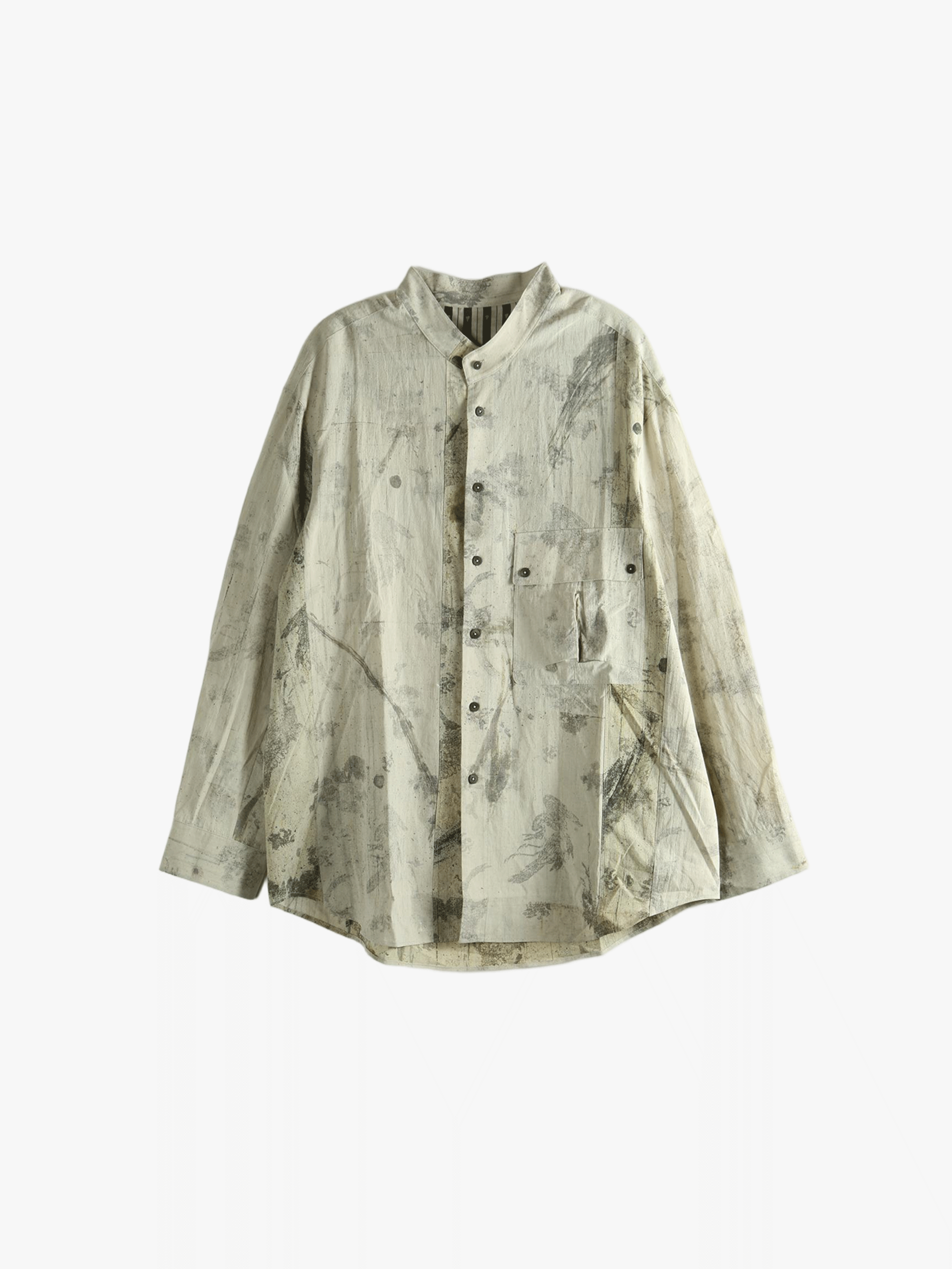 Grey shirt, front view