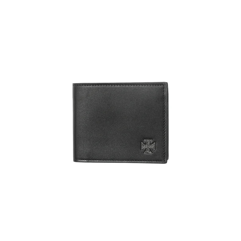 Black accessories, front view