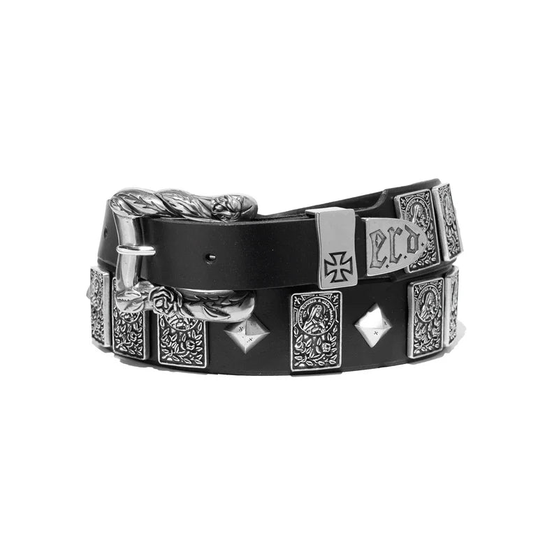 Black accessories, front view