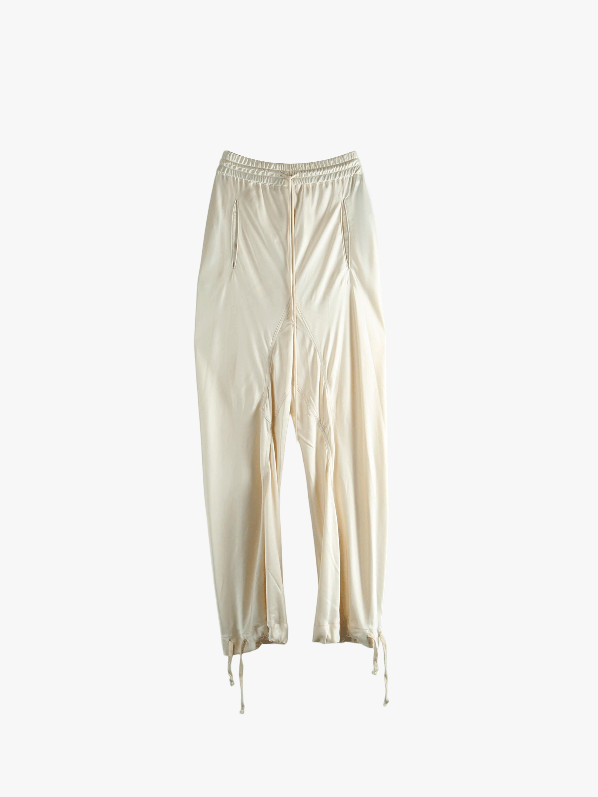 White pants,front view