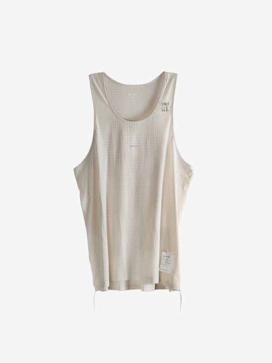 white shirt,front view