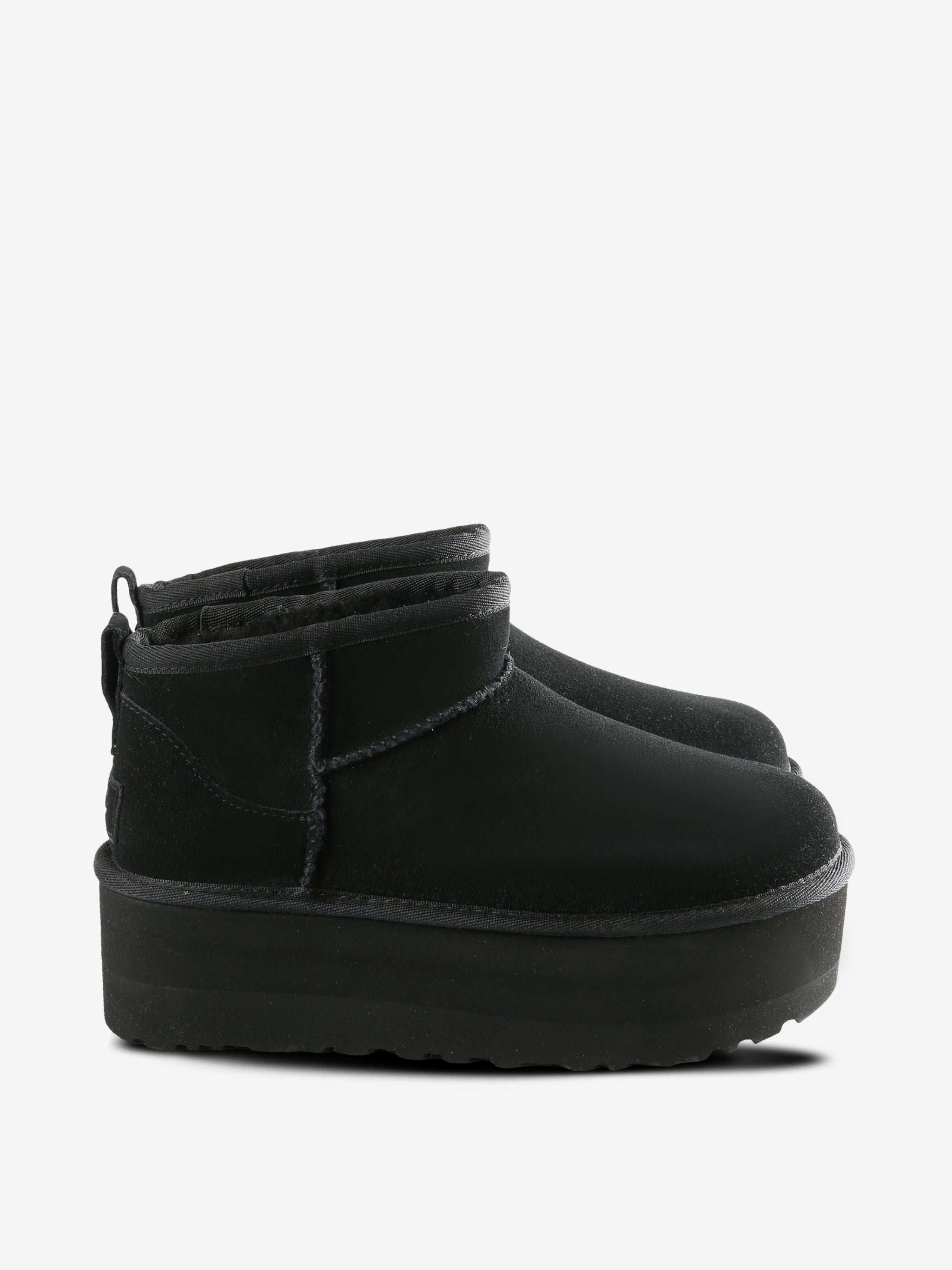 Black shoes,front view