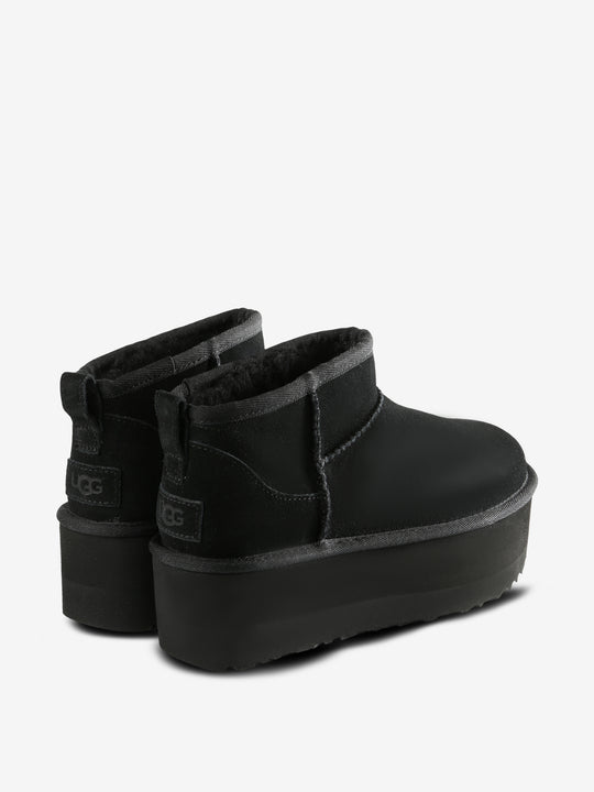 Black shoes,back view