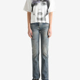 White t-shirt, full body view