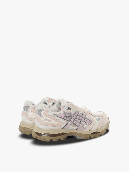 White sneaker,back view
