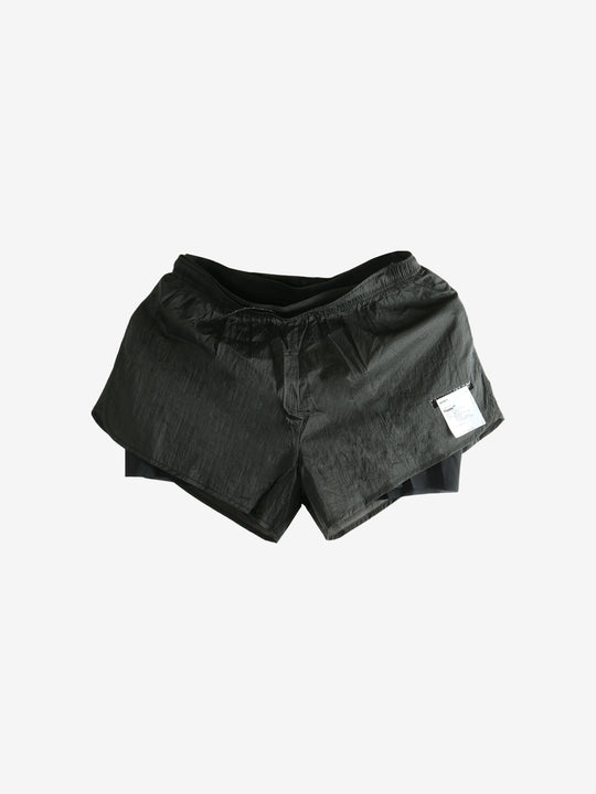 Black shorts,front view