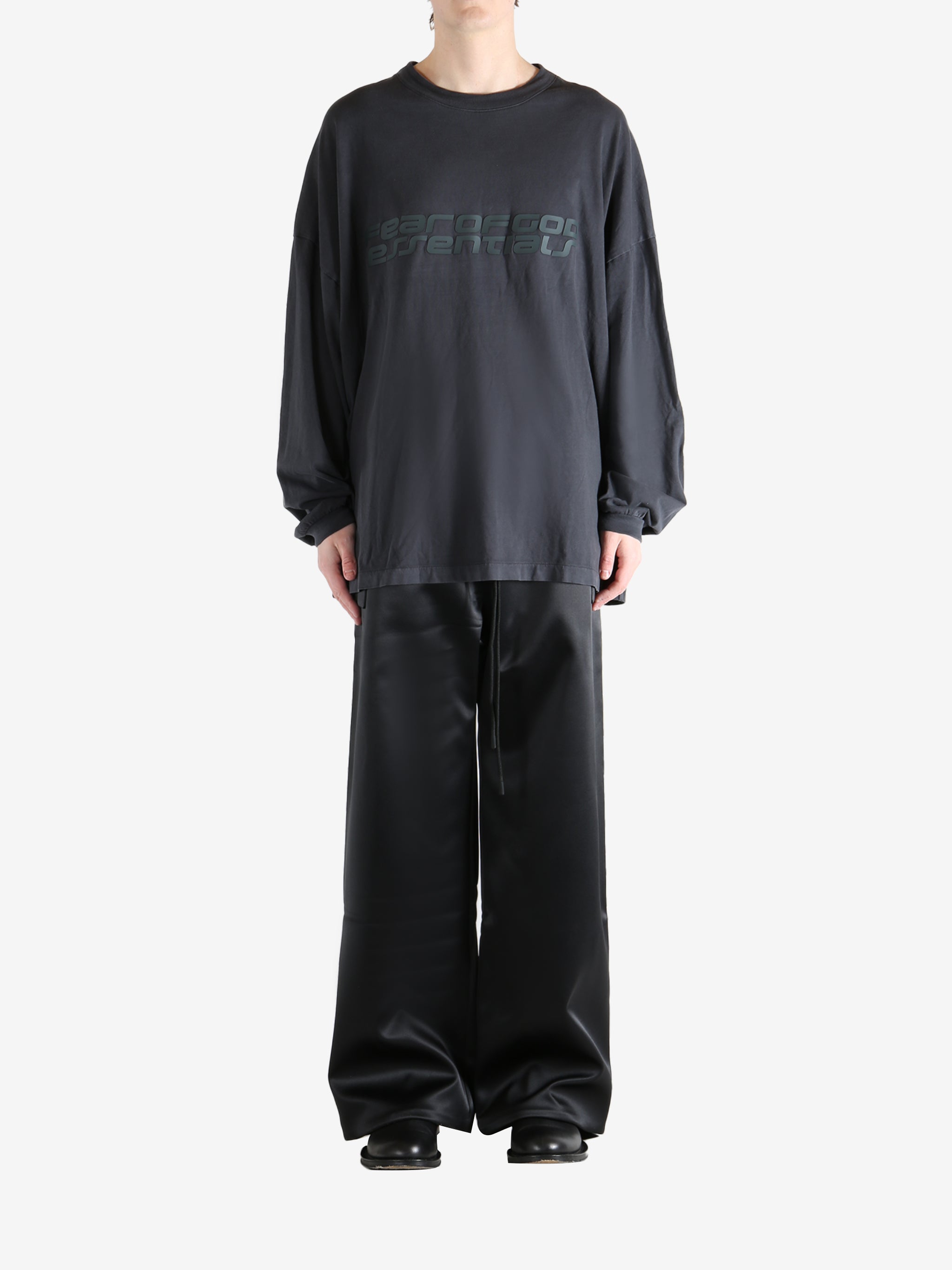 Black shirt,full body view