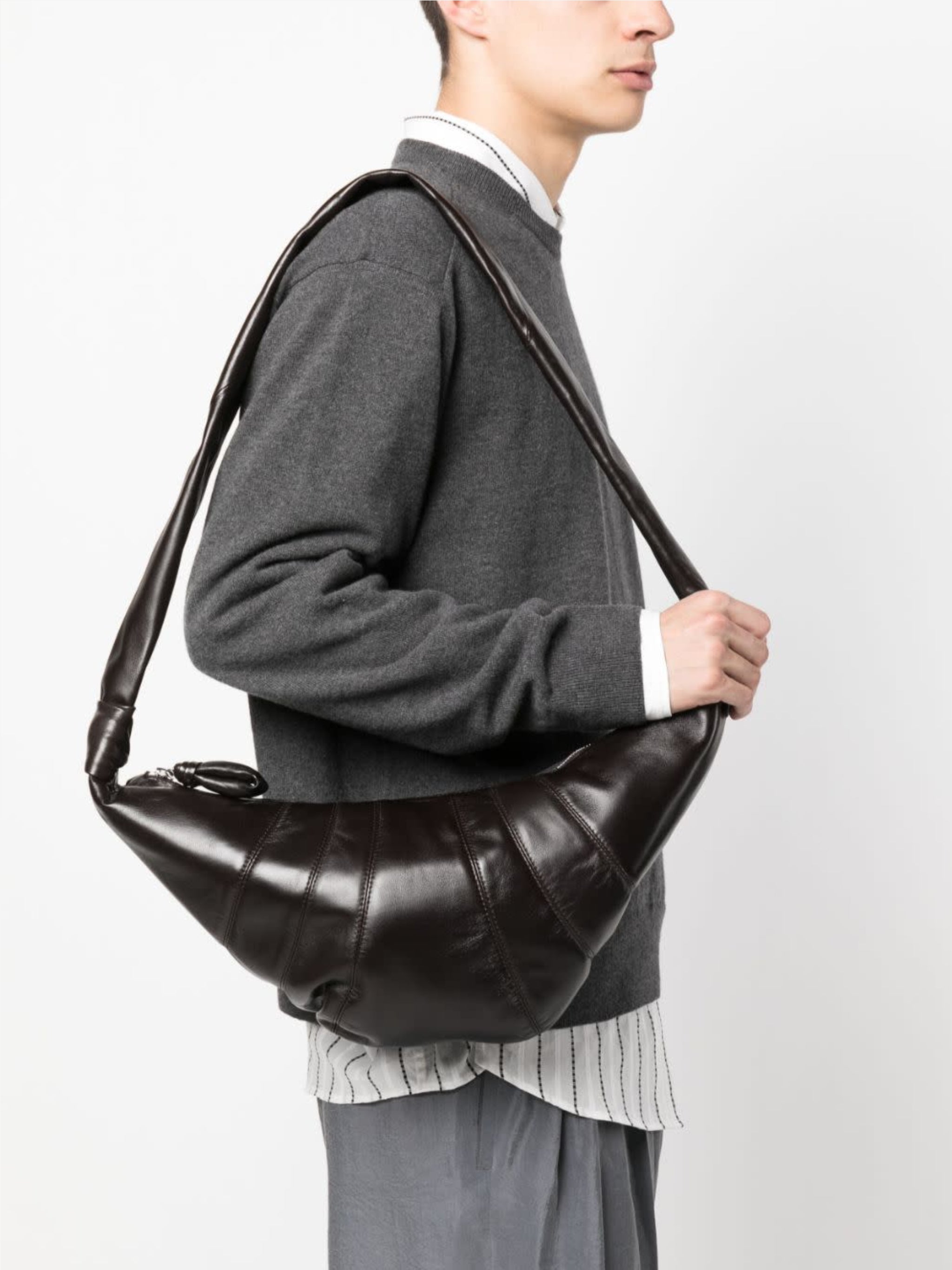 バッグ lemaire Medium Croissant Bag Lemaire - Medium Croissant Bag in Dark Chocolate – Stoy