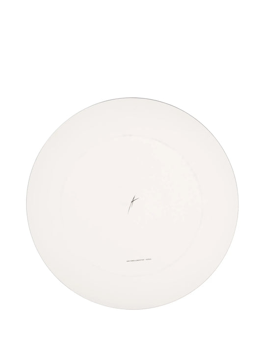White plate, back view