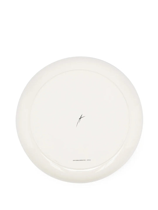 White plate, back view