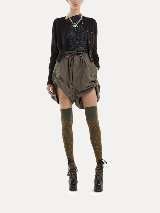 black top worn by a person, showing the top fit