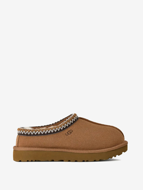 Brown shoes, front view