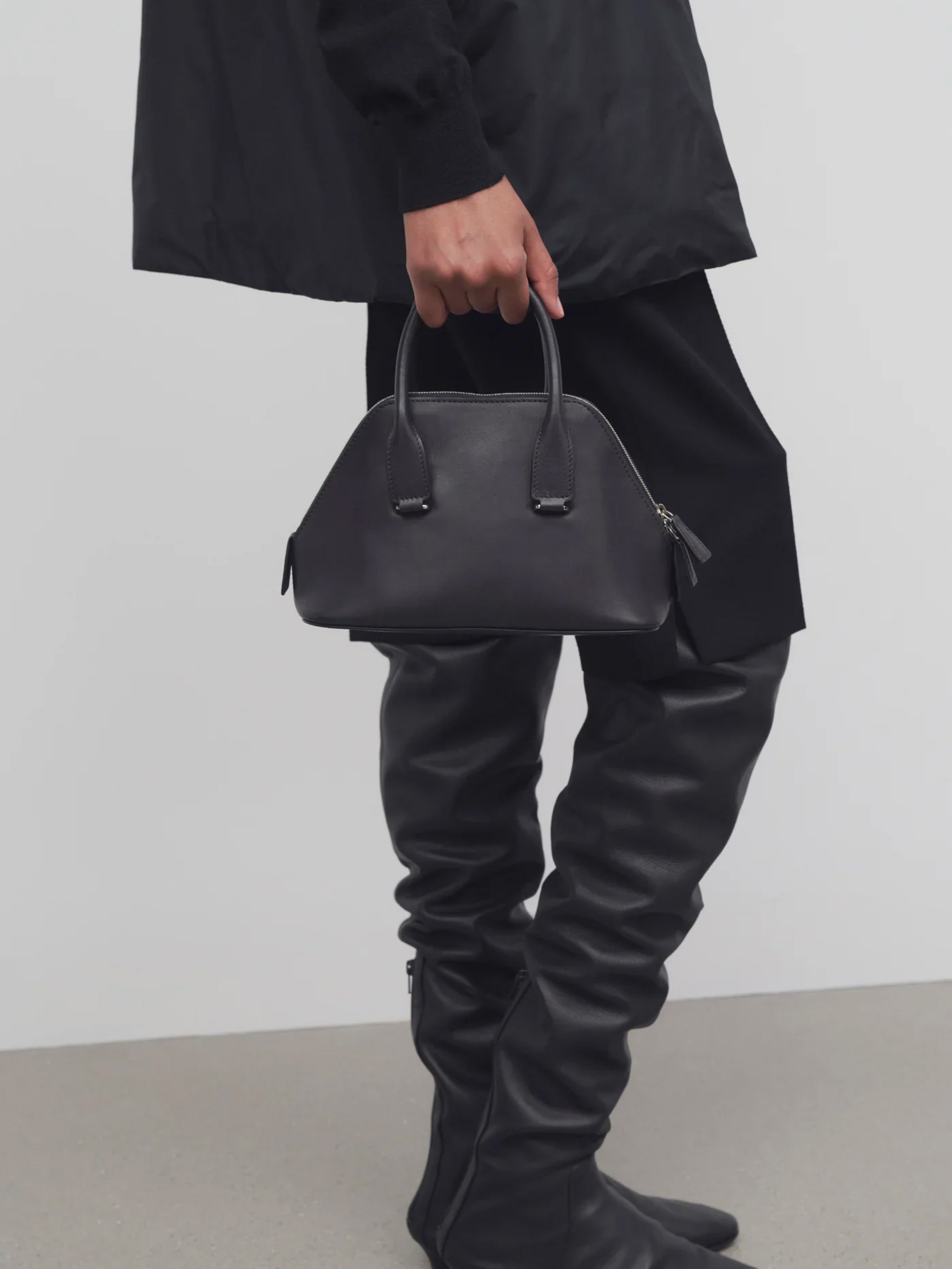 THE ROW - Women Mini Devon leather Bag – Atelier New York