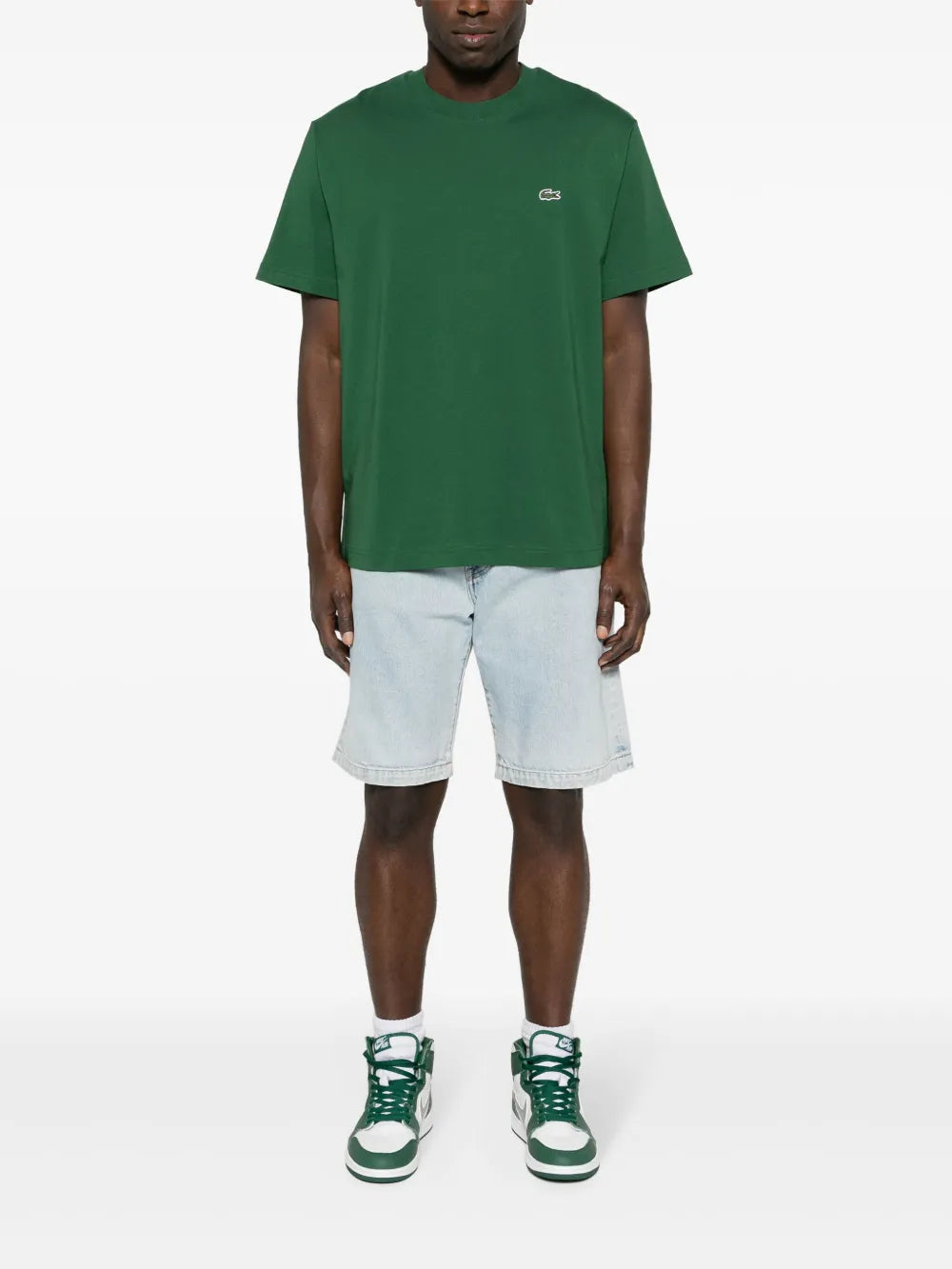 Green t-shirt,full body view