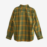 Yellow shirt, back view