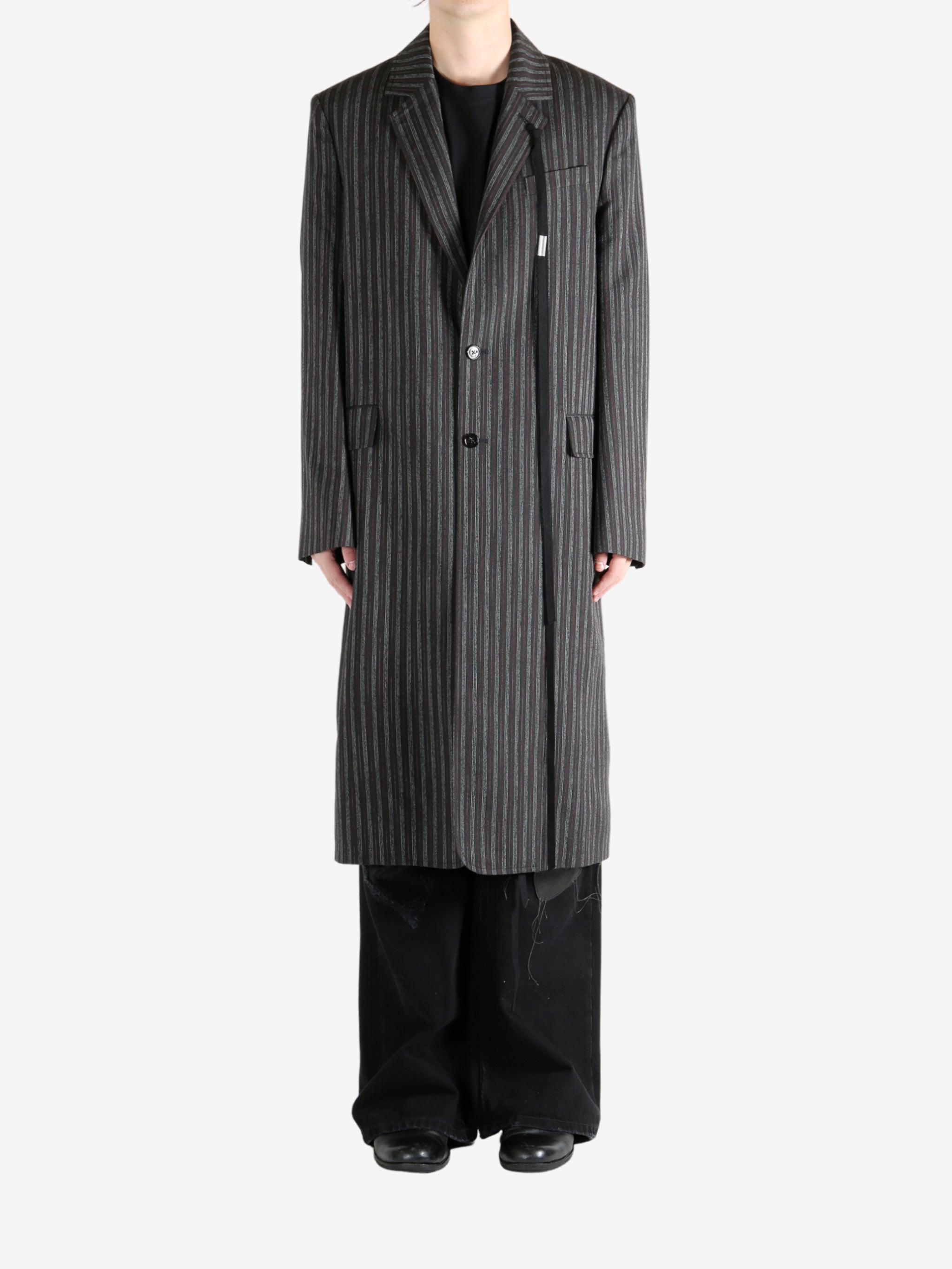 Black coat, full bdoy view