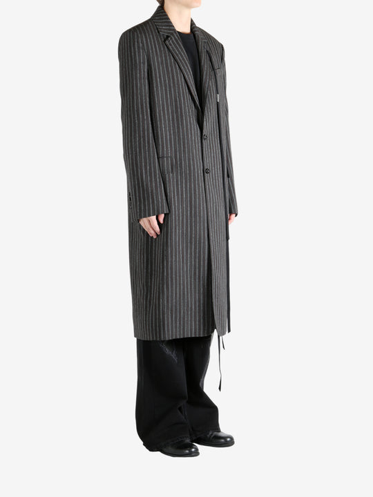 Black coat, full bdoy view