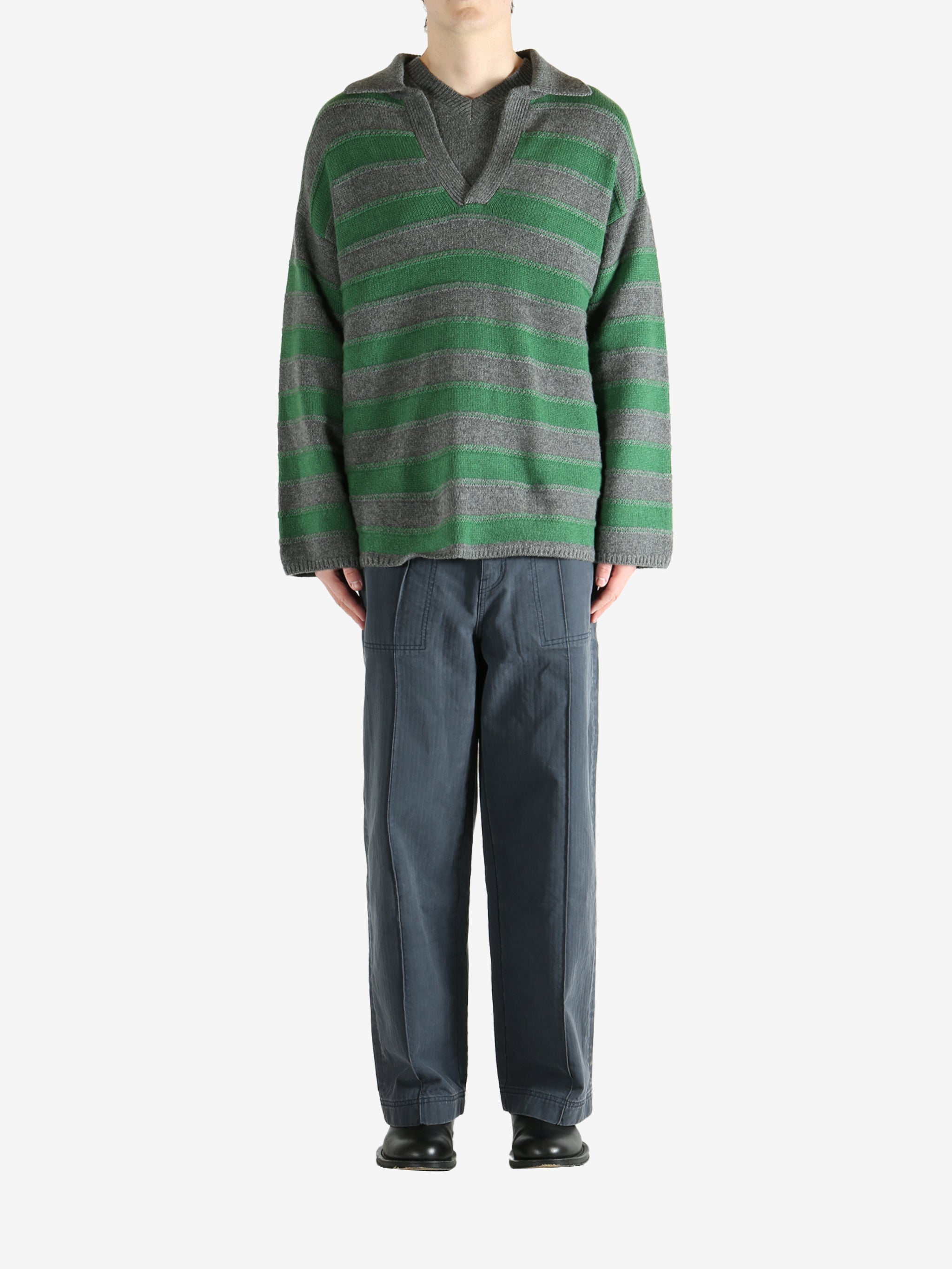 Green shirt, full body view