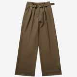 Green pant, front view