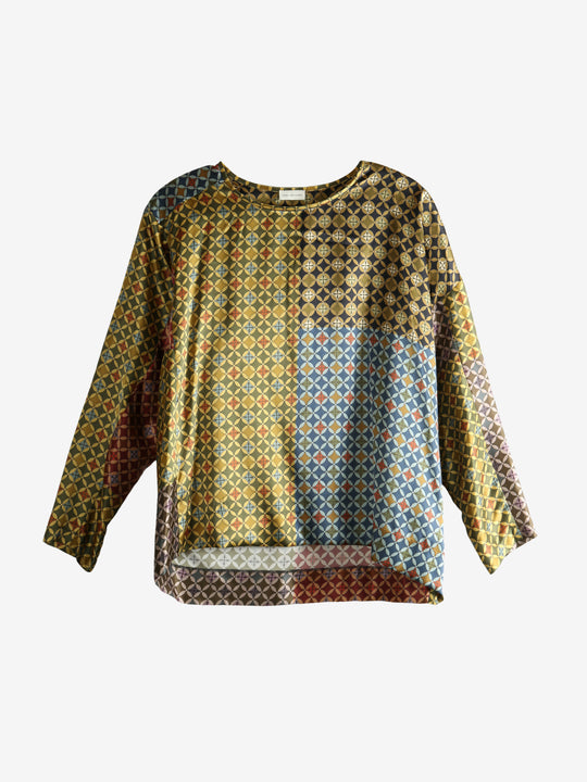 Yellow shirt,front view