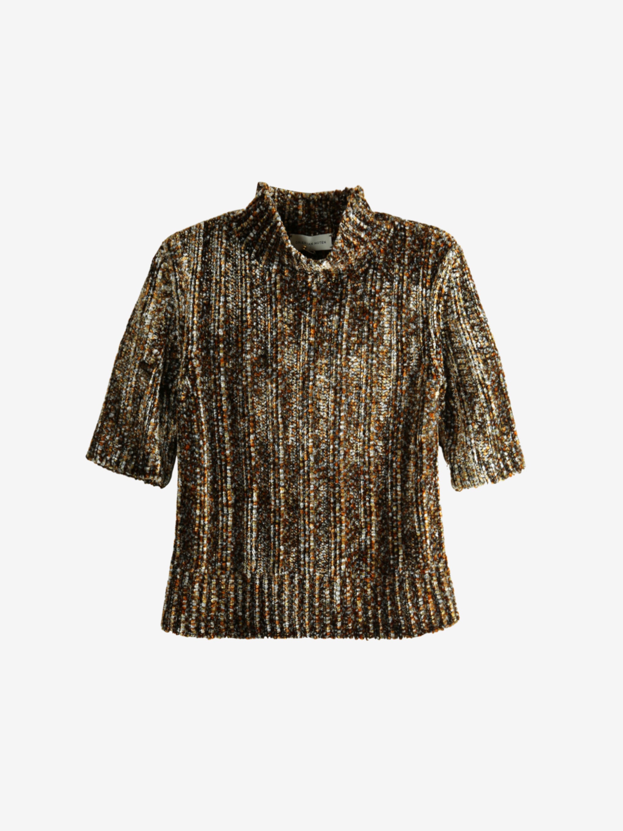 Grey knitwear, front view