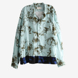 Green shirt, front view