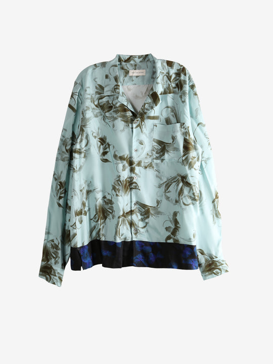 Green shirt, front view