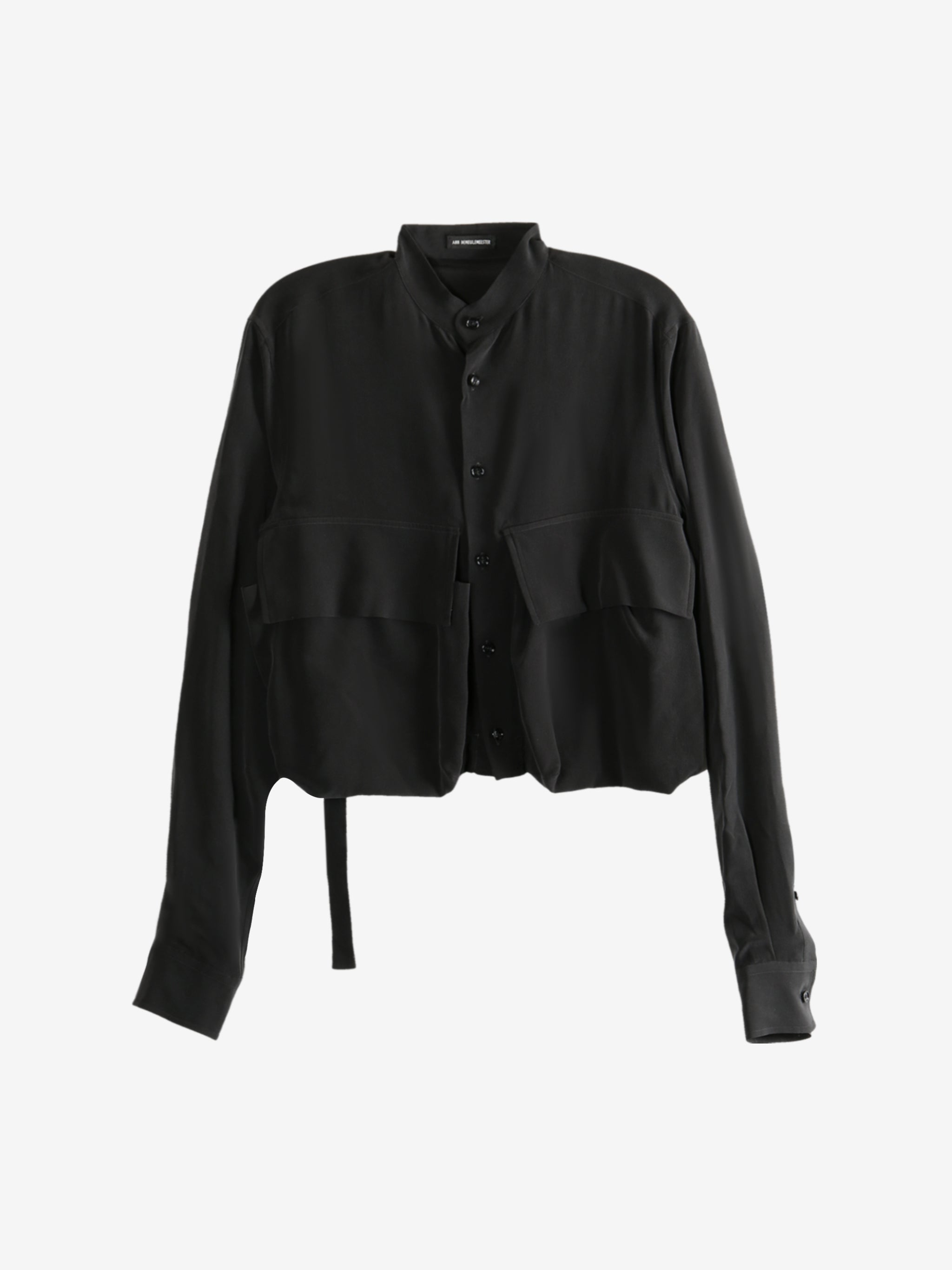 Black shirt, front view