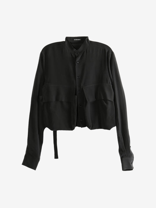 Black shirt, front view