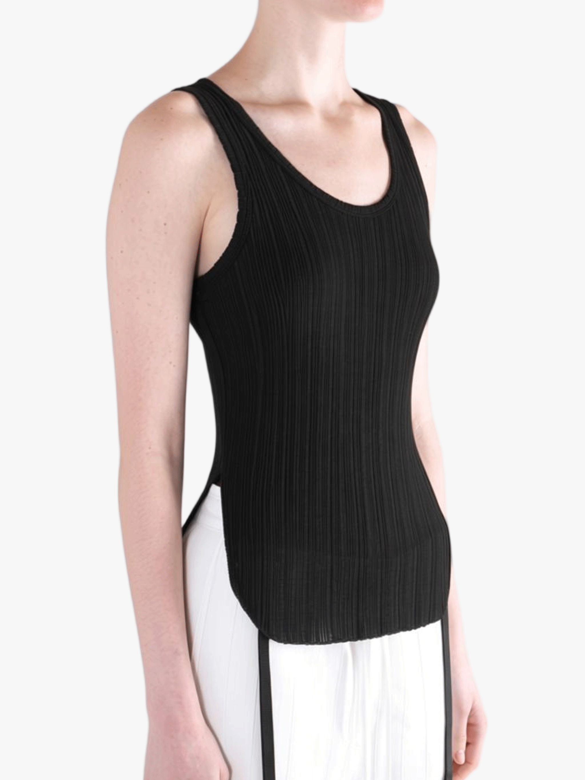 Black top worn by a person, side view