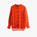 Red shirt, front view