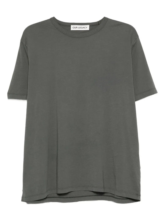 Grey shirt, front view