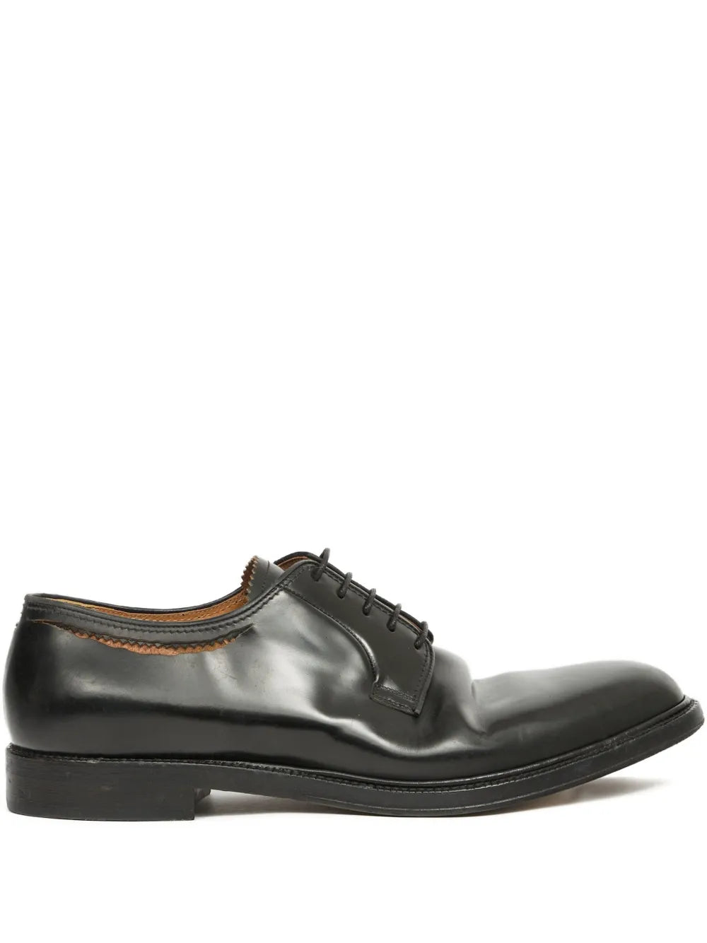 Black shoes, front view