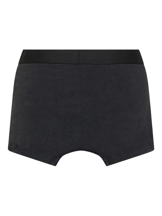 Black skirt, back view