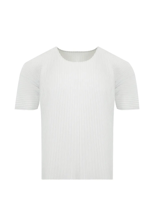 Grey t-shirt, front view
