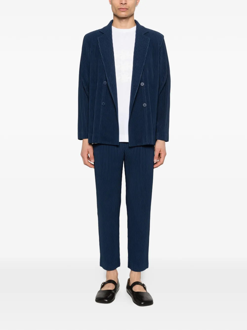 blue jackets,full body view