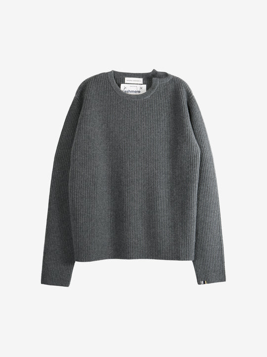 Grey knitwear, front view