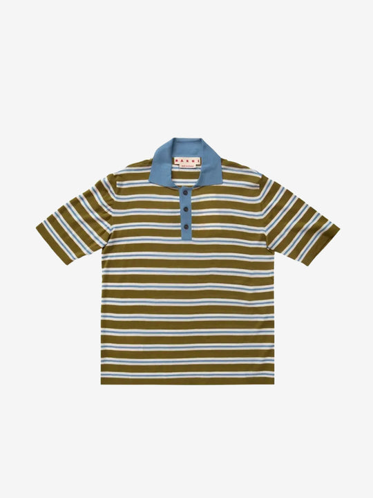 Green shirt, front view