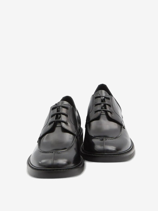 Black derby, front view