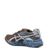 Blue shoes, front view