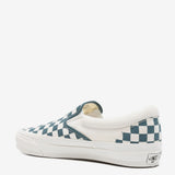 Green shoes, back view