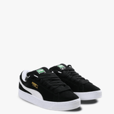 Black sneaker,side view