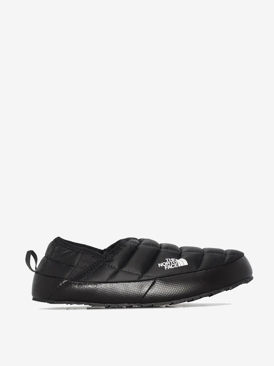 Black shoes, front view