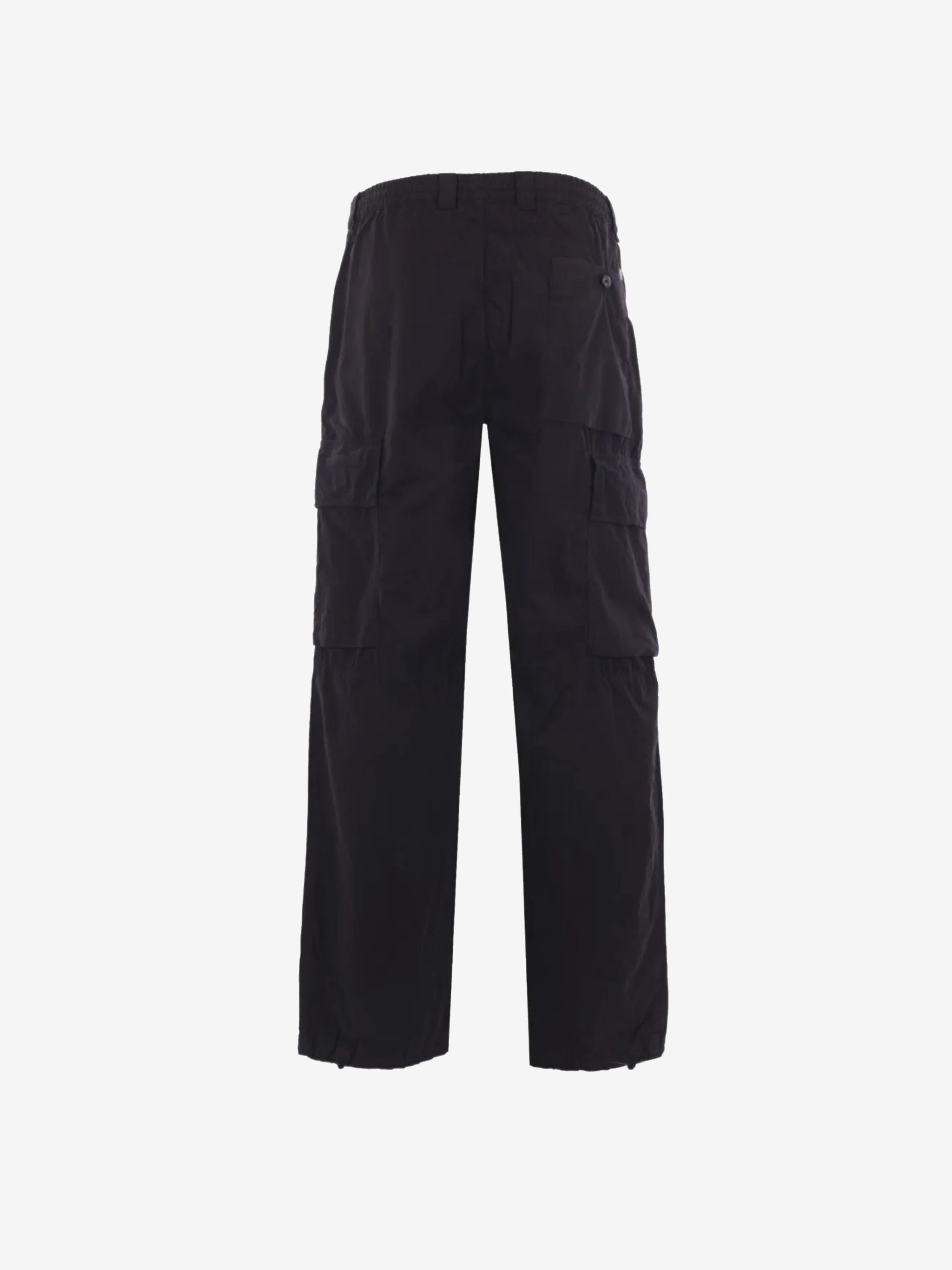 Black pants,back view