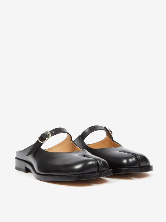 Black mule, side view