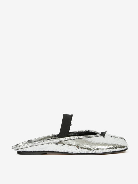 Grey flat, front view