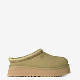 Green shoes,front view